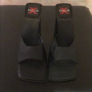 Chilis heels